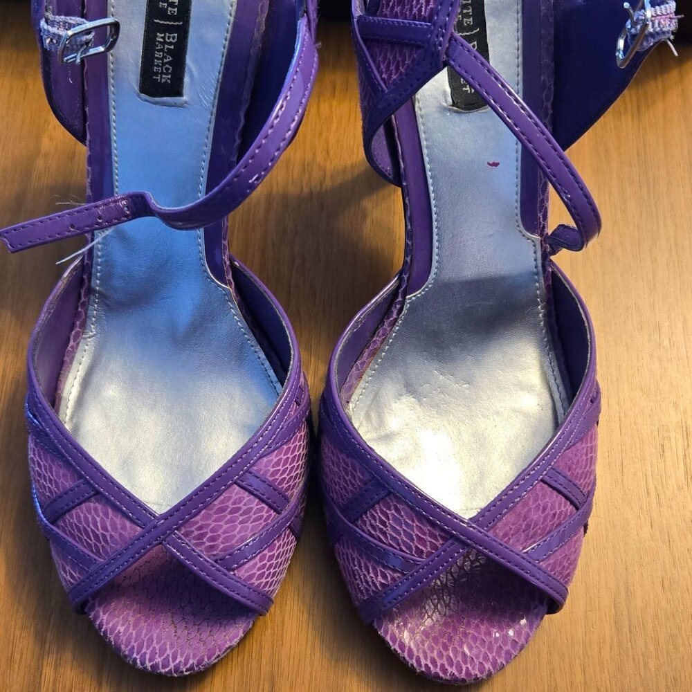 White House Black Market snakeskin open toes purple heels Size 9